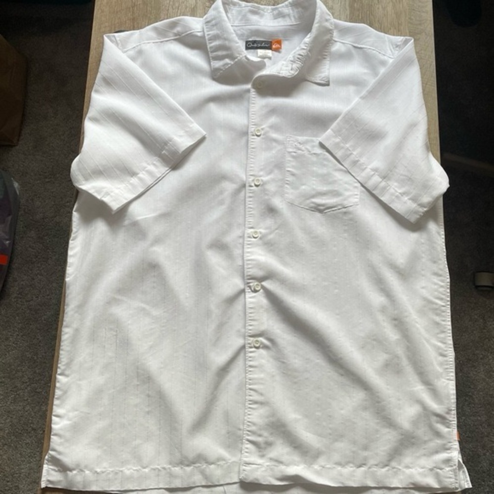 Quicksilver White Short Sleeve Button Down Shirt